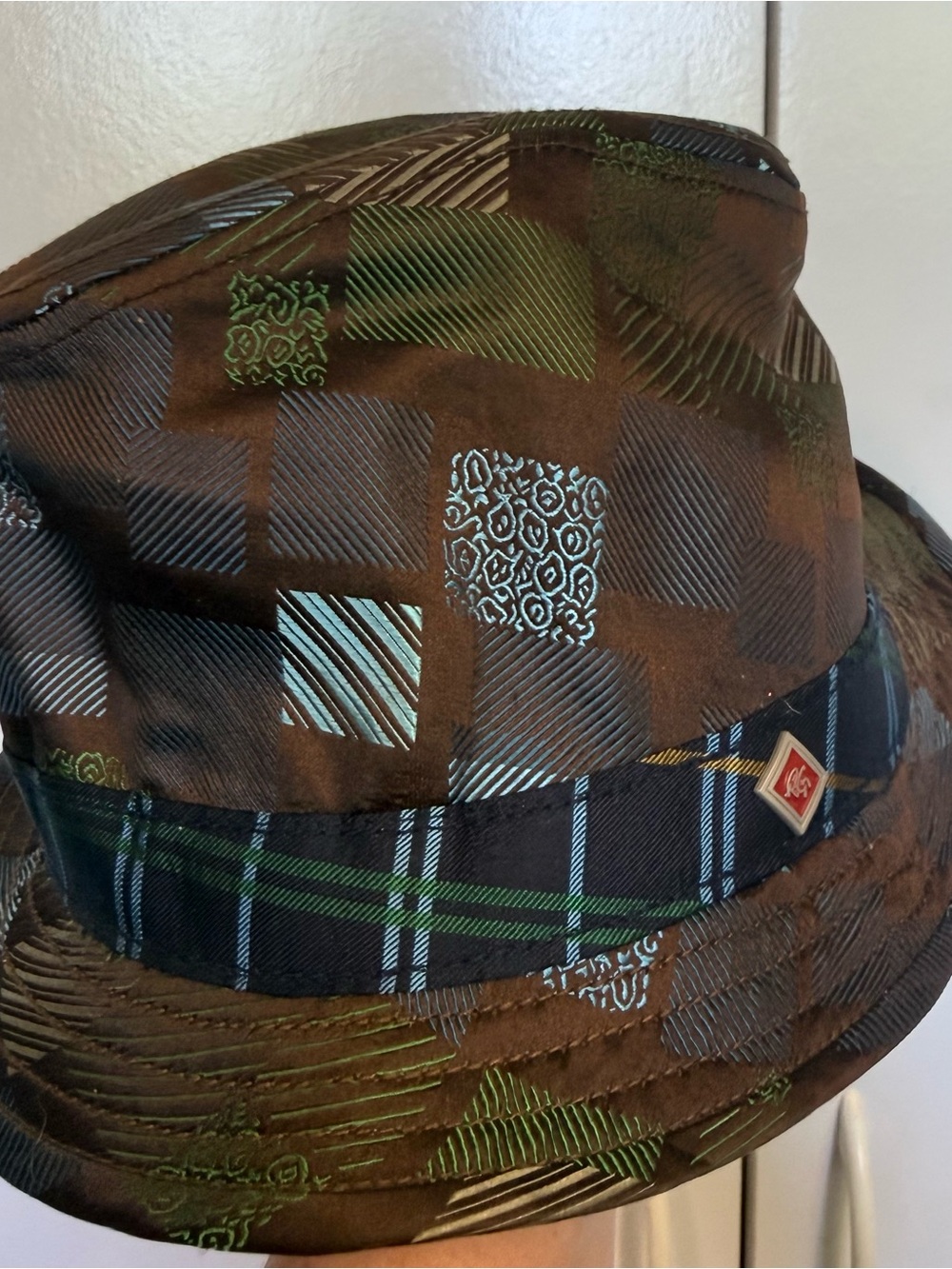 Robert Graham fedora hat - silk tie patterned. - Picture 7 of 7
